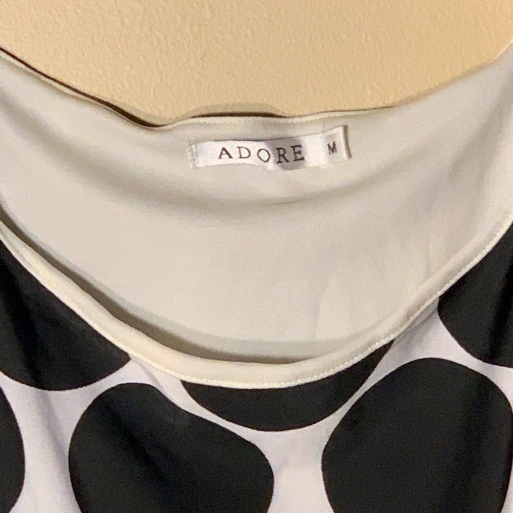 Adore - Picture 2 of 5